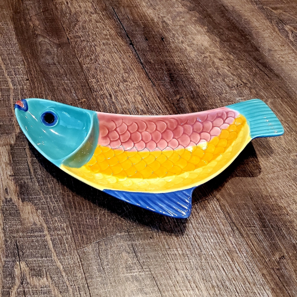 Vintage Pescado by Metlox Fish Chip & Dip Bowl